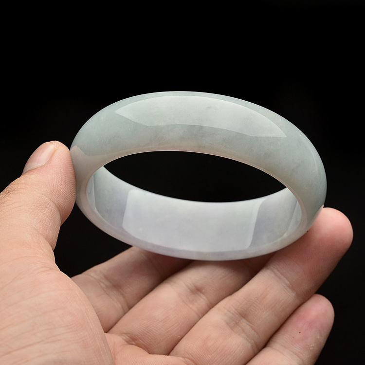 糯冰种晴水淡紫罗兰贵妃镯（50.6mm-57.3mm）