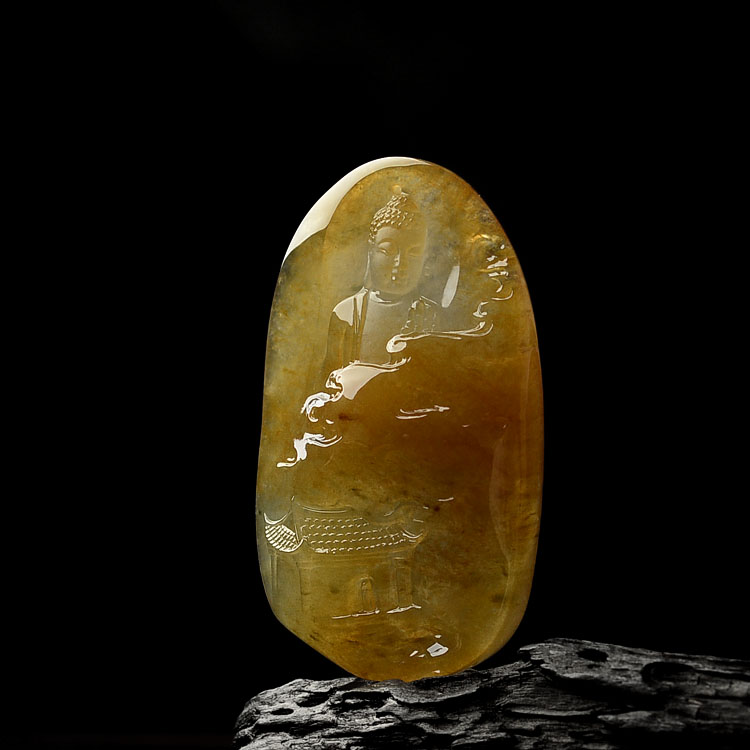 (超值推荐)冰种黄翡释迦牟尼挂件(高松峰大师作品)