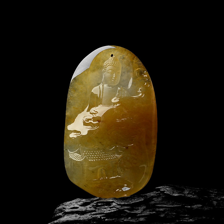 (超值推荐)冰种黄翡释迦牟尼挂件(高松峰大师作品)