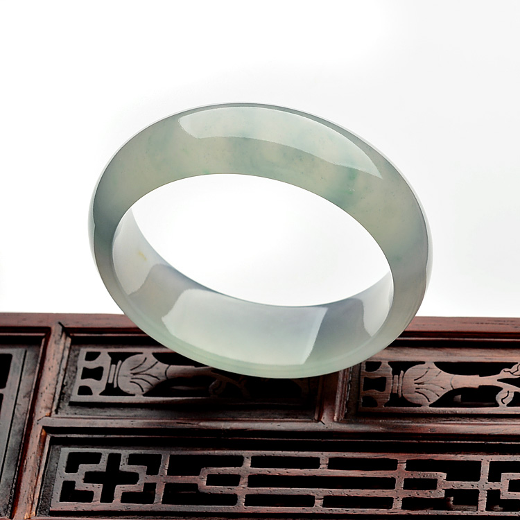 （超值推荐）冰种晴水略飘花手镯（56.1mm）