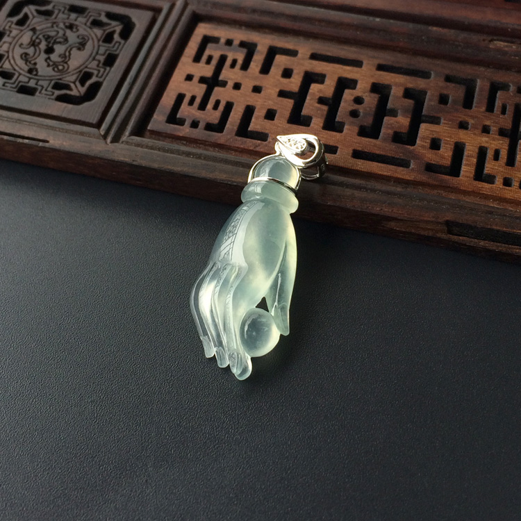 (超值推荐)冰种略飘花镶白金钻石佛手胸坠