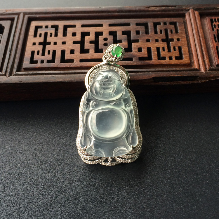 (超值推荐)冰玻种无色镶白金钻石站佛胸坠