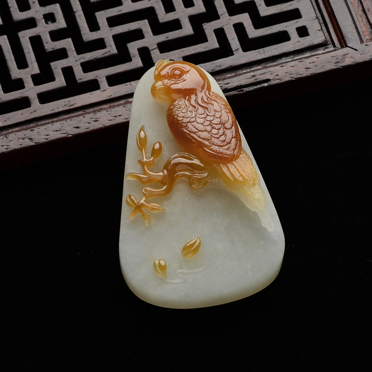 (超值推荐)糯冰种褐黄翡喜上枝头挂件(李牧祥大师出品)