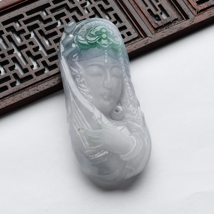(超值推荐)糯冰种紫罗兰飘花昭君挂件(李牧祥大师出品)