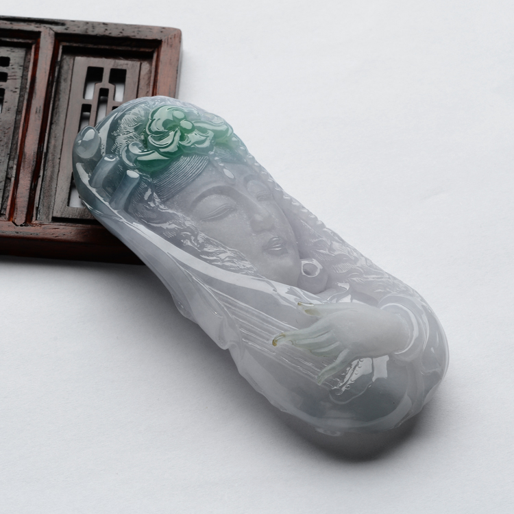 (超值推荐)糯冰种紫罗兰飘花昭君挂件(李牧祥大师出品)