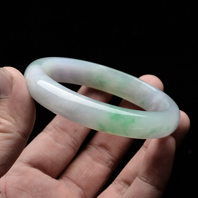 (超值推荐)糯冰种飘翠手镯(61.6mm)