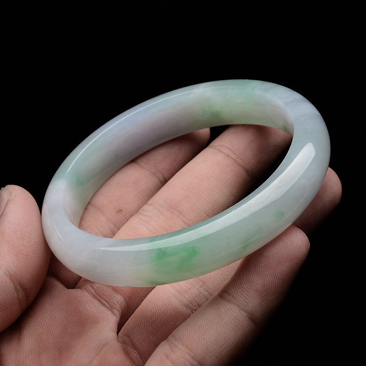 (超值推荐)糯冰种飘翠手镯(61.6mm)