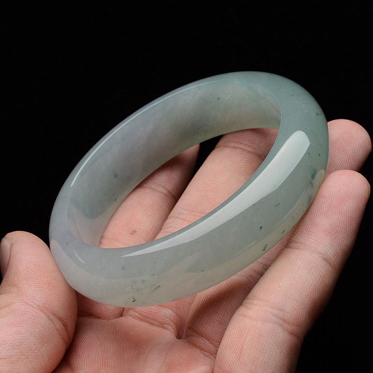 (超值推荐)糯冰种晴水略飘花手镯(58.2mm)