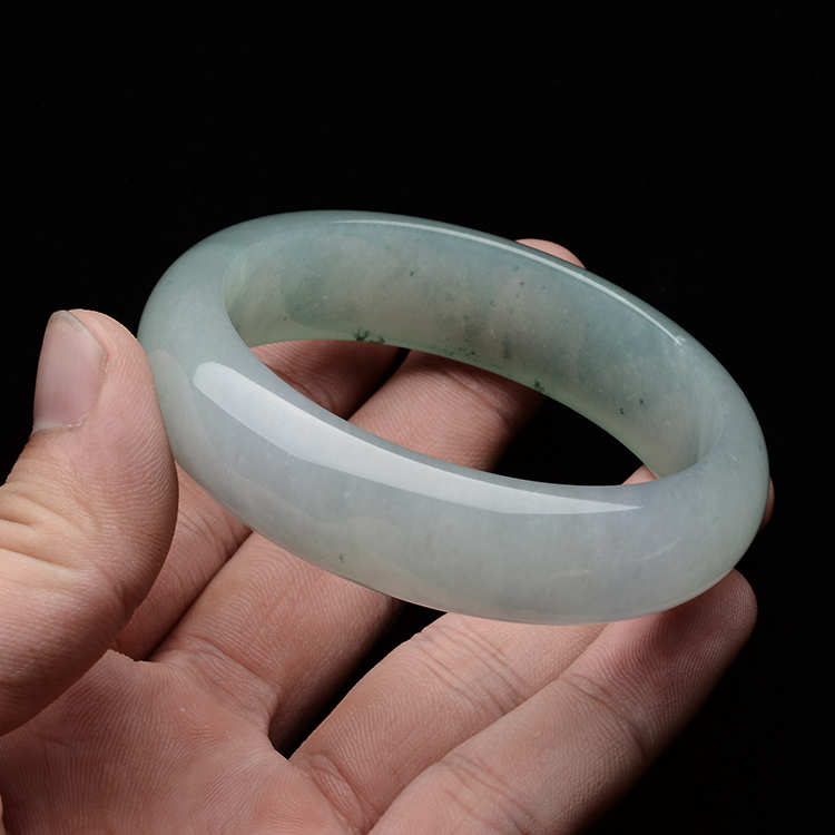 (超值推荐)糯冰种晴水略飘花手镯(58.2mm)