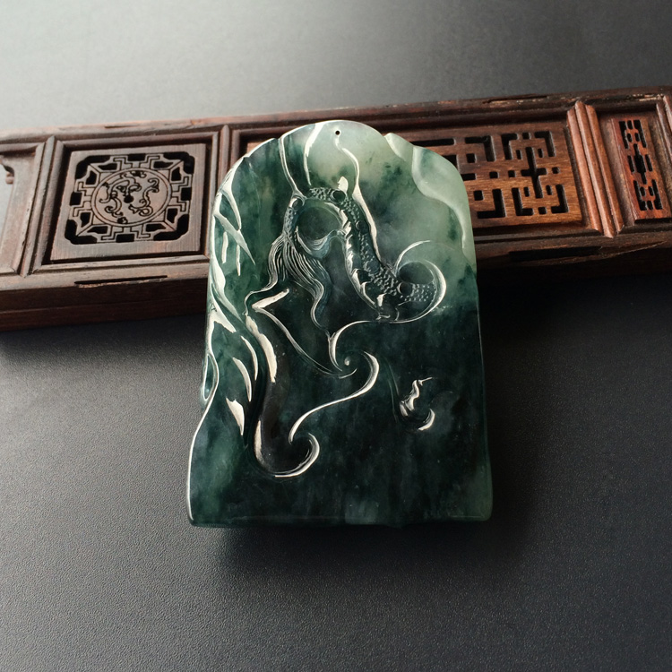 (超值推荐)糯冰种飘花龙牌挂件
