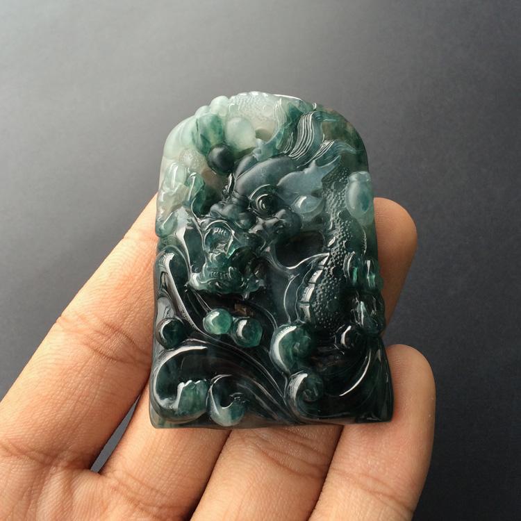 (超值推荐)糯冰种飘花龙牌挂件