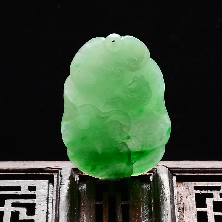 (超值推荐)糯冰种飘翠年年有余挂件