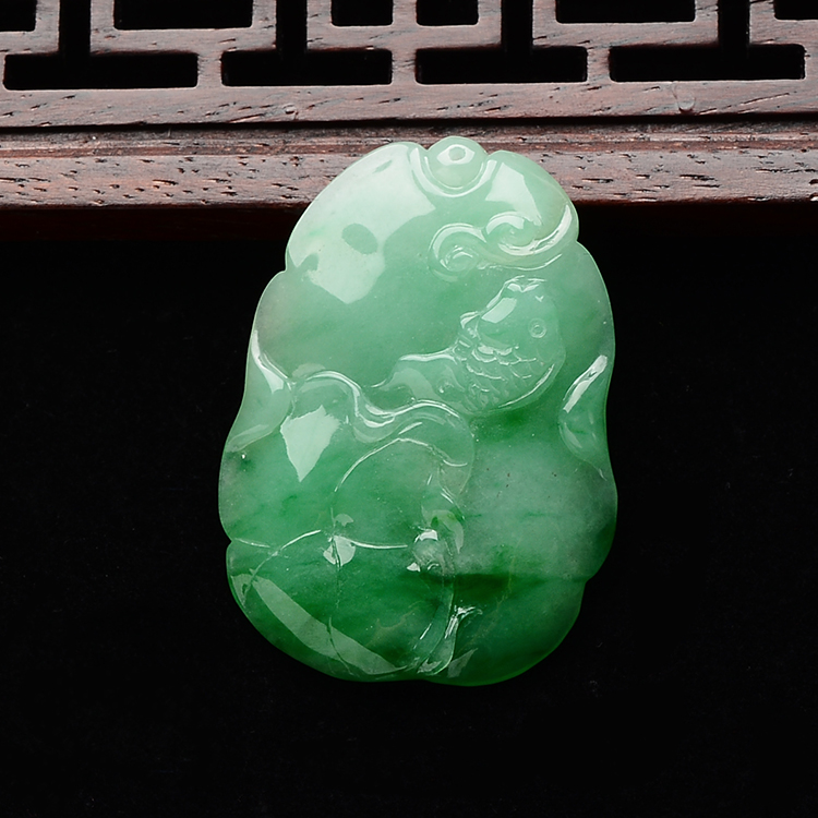 (超值推荐)糯冰种飘翠年年有余挂件