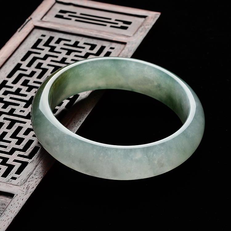 (超值推荐)冰种晴水飘花手镯(58.8mm)