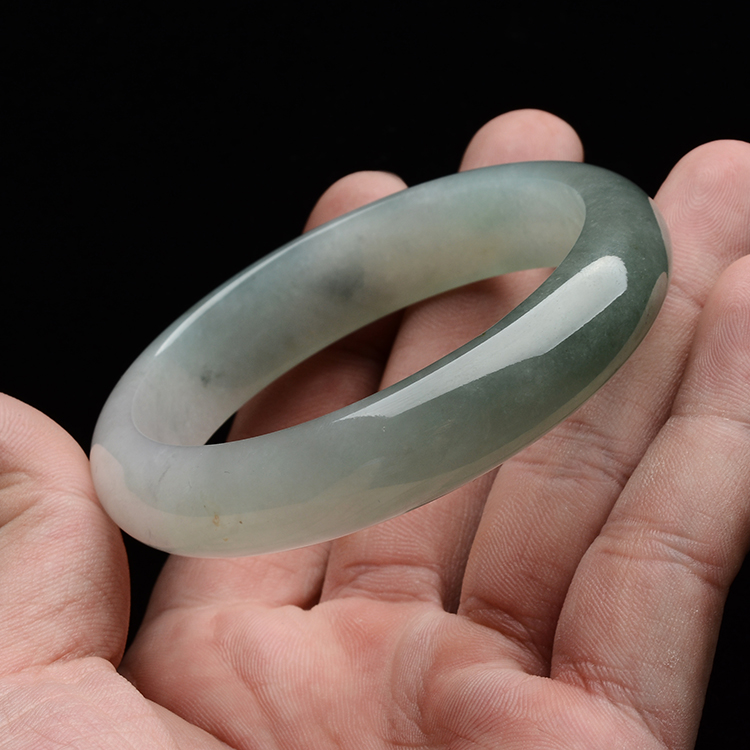 (超值推荐)糯冰种晴水手镯(58.6mm)