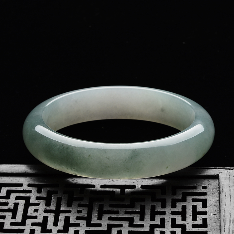 (超值推荐)糯冰种晴水手镯(58.6mm)