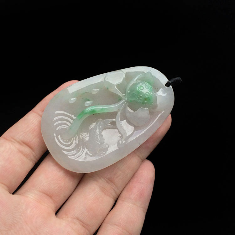 糯冰种飘翠年年有余挂件
