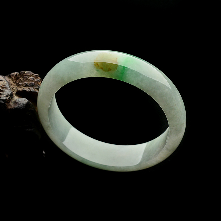 糯冰种飘翠带黄翡手镯(62.6mm)