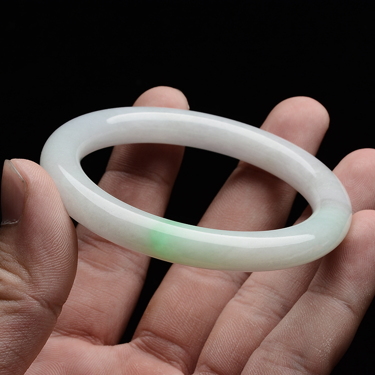 (超值推荐)糯冰种略飘翠圆条手镯(54.2mm)