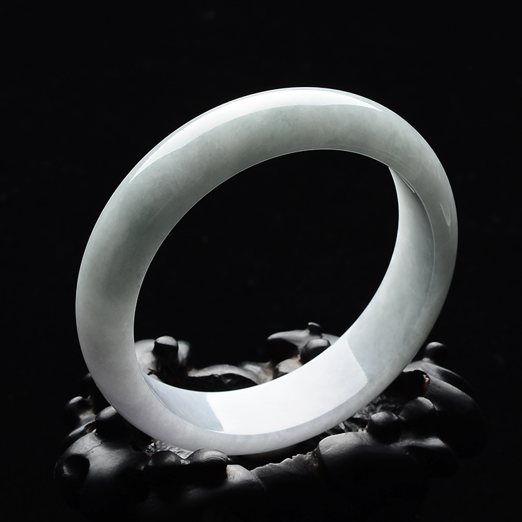 (超值推荐)糯冰种淡晴水手镯(58.4mm)