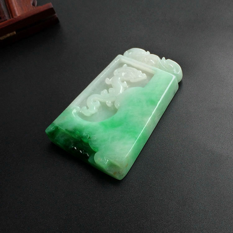 糯冰种飘翠仿古龙凤牌挂件