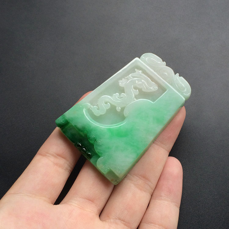 糯冰种飘翠仿古龙凤牌挂件
