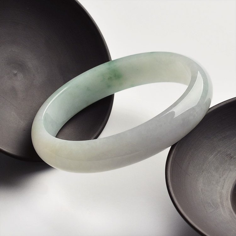 （超值推荐）糯冰种飘花贵妃镯（47.7mm-53.4mm）