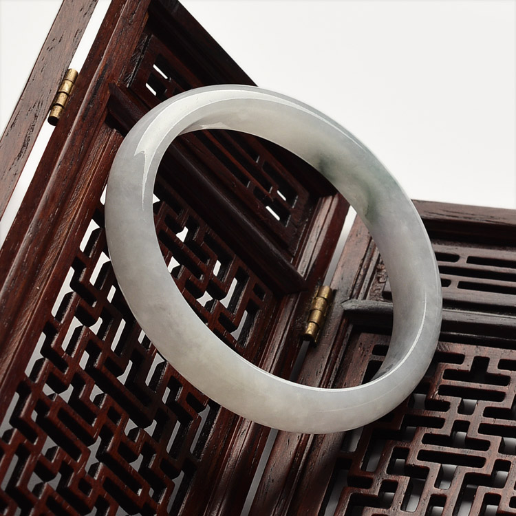 糯冰种飘花贵妃镯（48.5mm-54mm）
