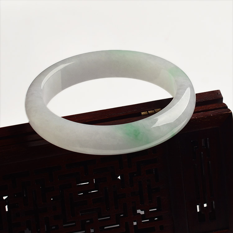 （超值推荐）糯冰种飘翠手镯（56.6mm）