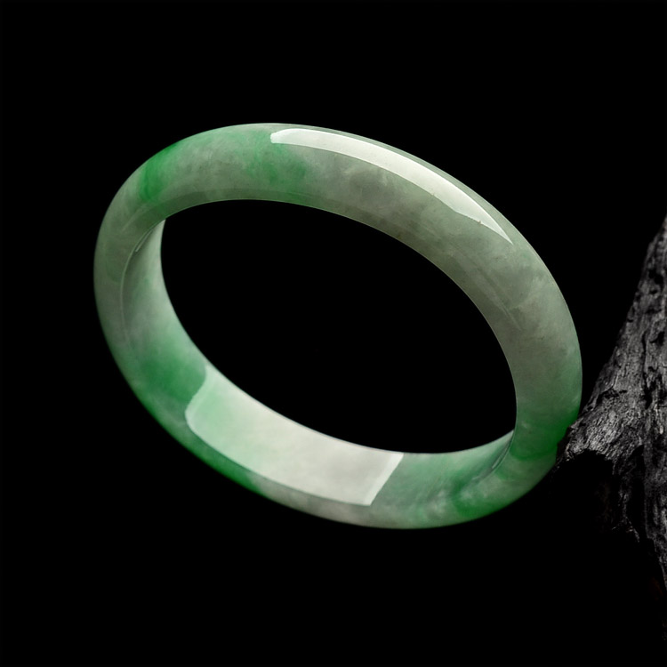 （超值推荐）糯冰种飘阳绿贵妃镯（50.5mm-58.5mm）