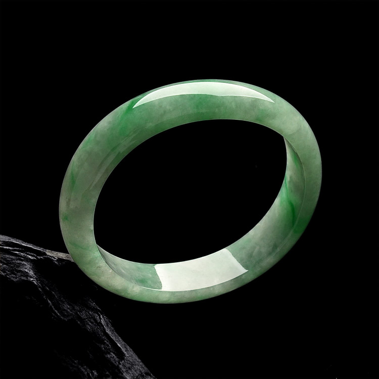 （超值推荐）糯冰种飘阳绿贵妃镯（48.4mm-54mm）
