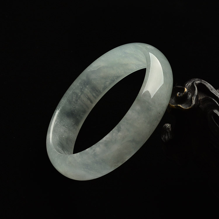 冰种淡晴水贵妃镯（50.5mm-56.7mm）