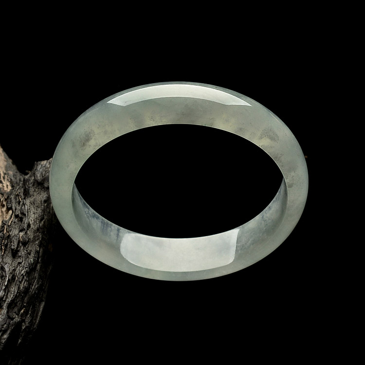 冰种淡晴水贵妃镯（50.5mm-56.7mm）