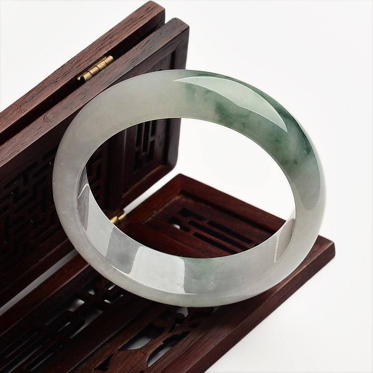 （超值推荐）糯冰种飘花手镯（59.3mm）