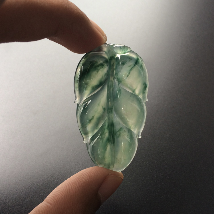 (超值推荐)冰种飘花玉叶挂件(一对)