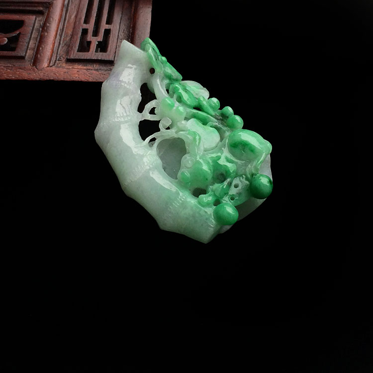 糯冰种翠色节节高挂件