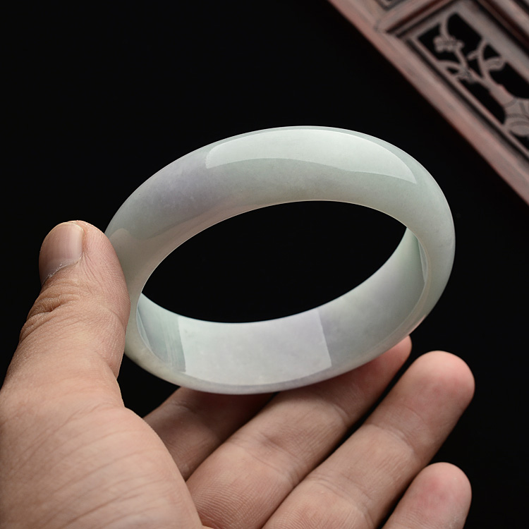 (超值推荐)糯冰种春带彩手镯(57.6mm)