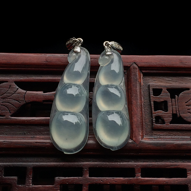 冰种淡晴水四季豆挂件(一对)