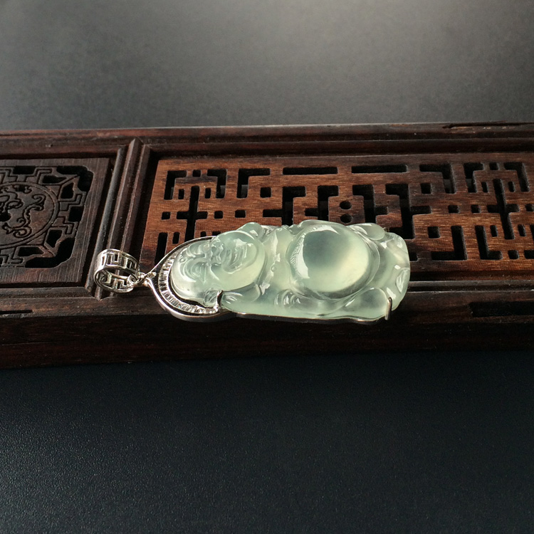 (超值推荐)冰种淡晴水镶白金钻石站佛胸坠