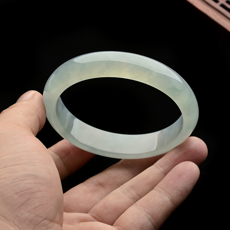糯冰种晴水贵妃手镯(50.7-58.3mm)