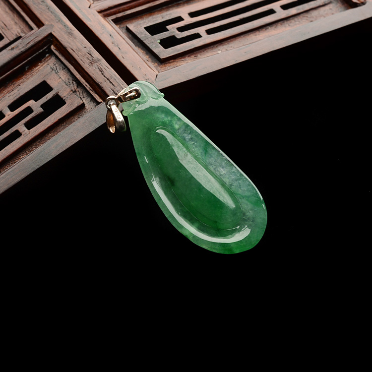 糯冰种翠色福瓜挂件