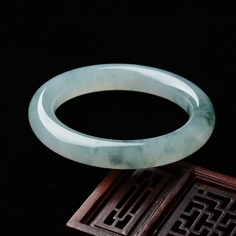 (超值推荐)糯冰种飘花圆条手镯(55.3mm)