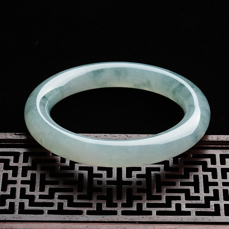 (超值推荐)糯冰种飘花圆条手镯(55.5mm)