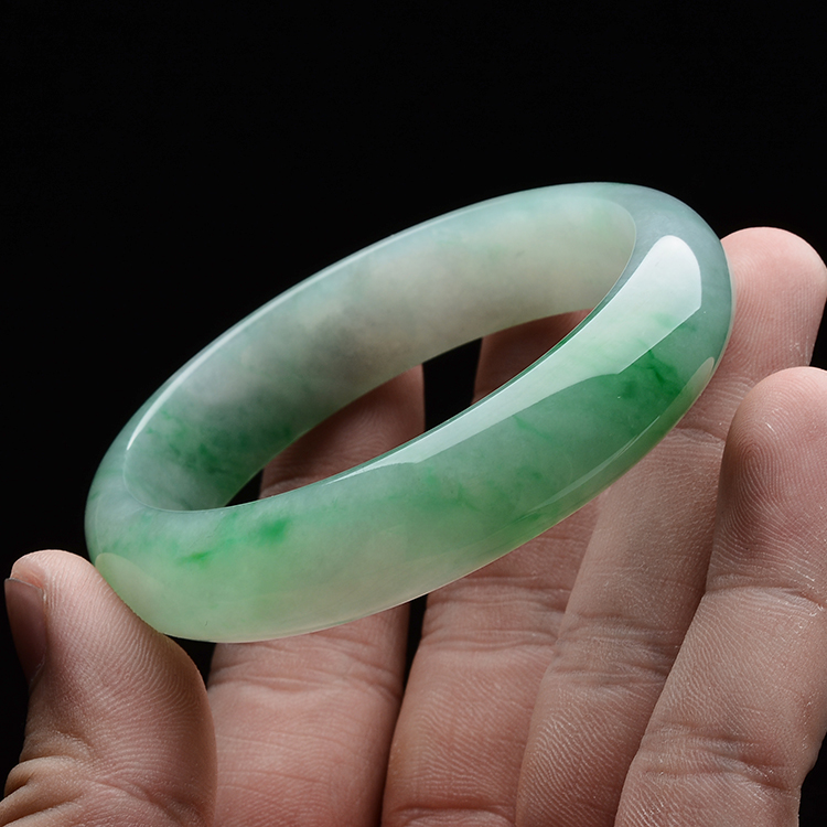 (超值推荐)糯冰种飘翠手镯(57.1mm)