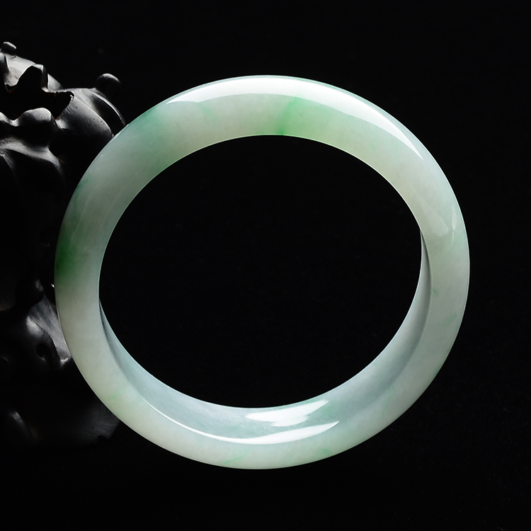 (超值推荐)糯冰种飘翠手镯(57.7mm)