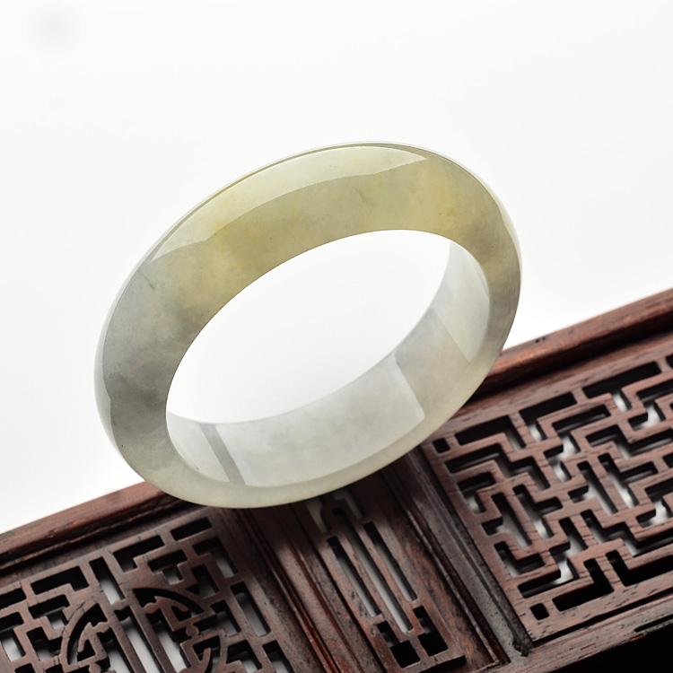 （超值推荐）糯冰种淡黄翡手镯（53.5mm）