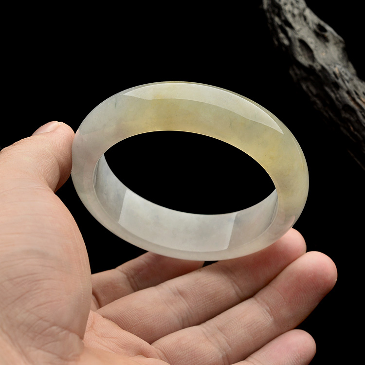 （超值推荐）糯冰种淡黄翡手镯（53.5mm）