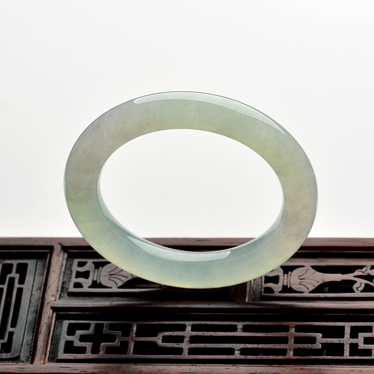 (超值推荐)糯冰种晴水圆条手镯(55.9mm)