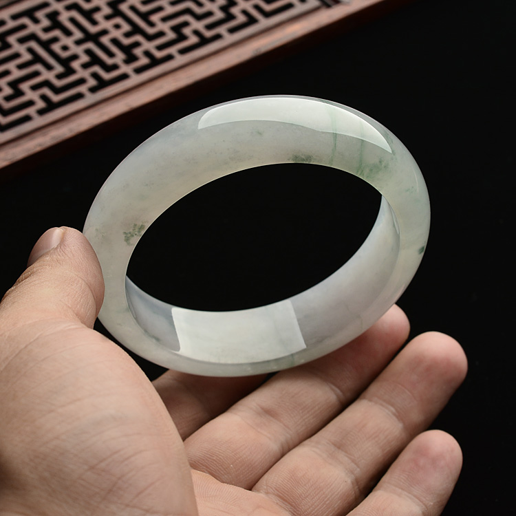 糯冰种飘花手镯(58mm)