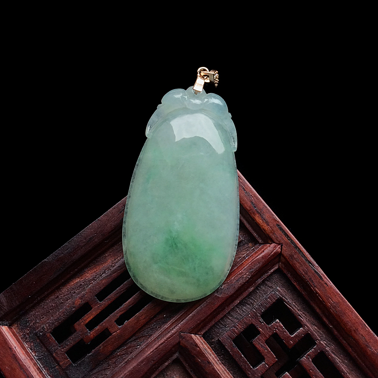 糯冰种略飘翠福瓜挂件